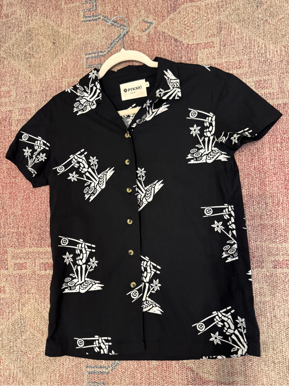 Pyknic women’s small fed up button down shirt sleeve sushi top